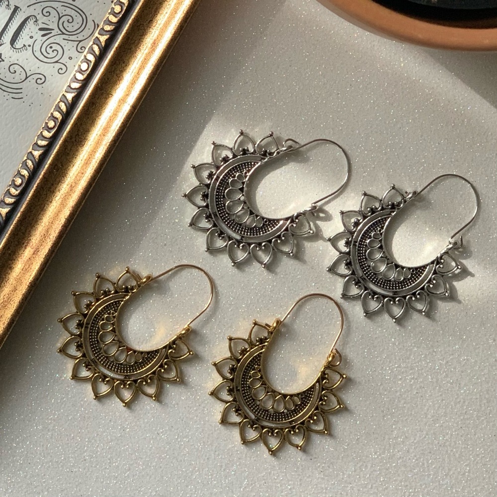 Vintage Geometric Open Flower Earrings